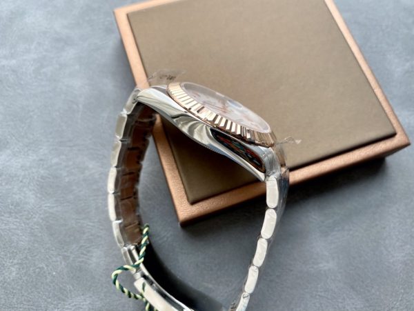 DATEJUST II GOLD STEEL WHITE DIAL ARABIC NUMERALS OYSTER BRACELET - Image 6