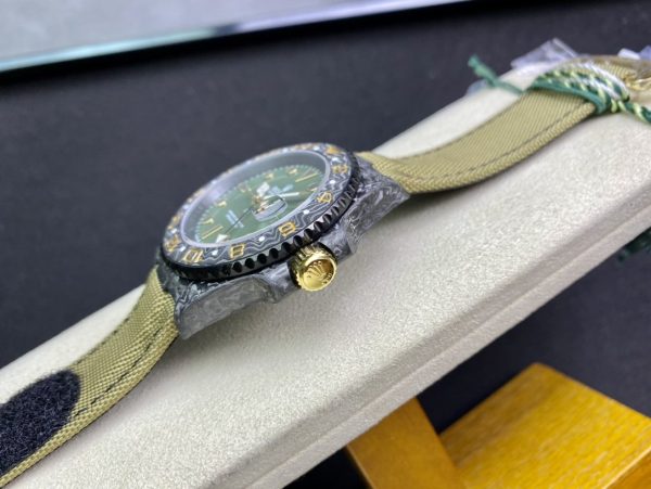 GMT - MASTER II CARBON GREEN - Image 6