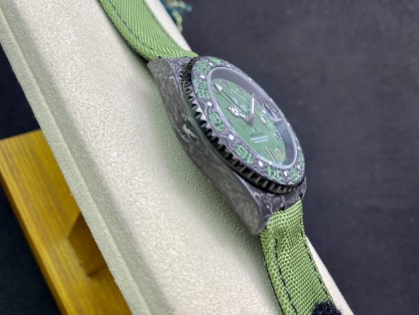 GMT - MASTER II CARBON CASE KHAKI DIAL - Image 5