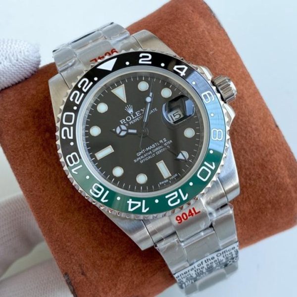 GMT-MASTER II CUSTOM GREEN BLACK BEZEL LIMITED EDITION - Image 3