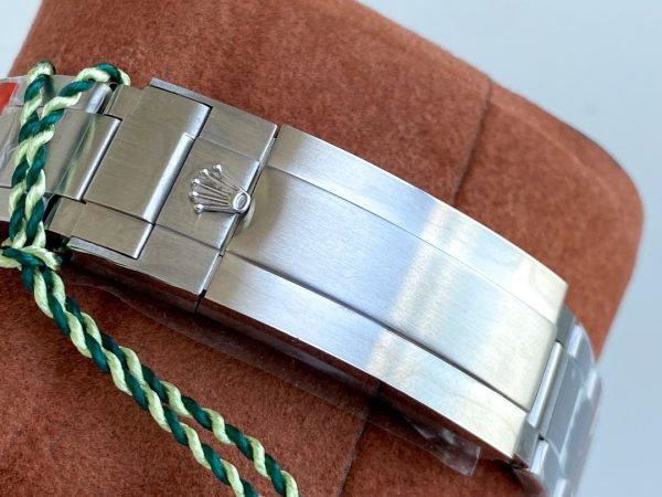 GMT-MASTER II CUSTOM GREEN BLACK BEZEL LIMITED EDITION - Image 8