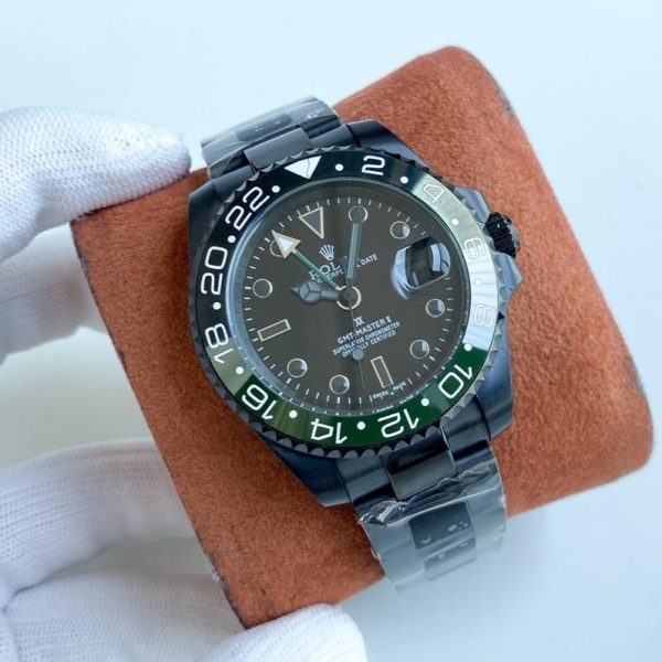 GMT-MASTER II CUSTOM BLACK CASE GREEN BLACK BEZEL - Image 2