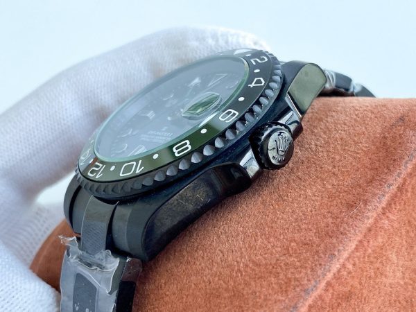 GMT-MASTER II CUSTOM BLACK CASE GREEN BLACK BEZEL - Image 6
