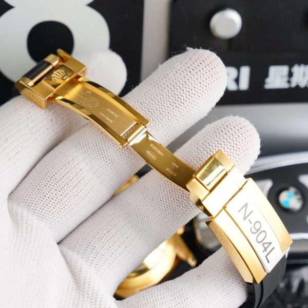 DAYTONA 40MM GOLD CASE BLACK RUBBER STRAP - Image 8