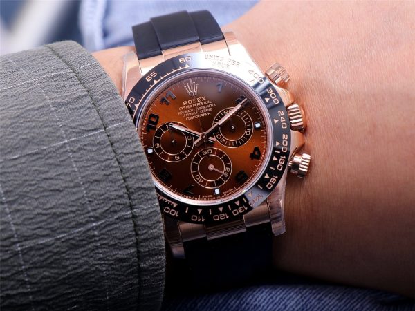 DAYTONA ROSE GOLD CASE 40MM CHOCOLATE DIAL RUBBER STRAP - Image 9