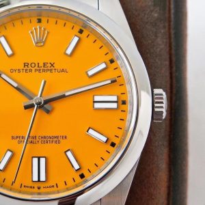 OYSTER PERPETUAL 41 STAINLESS STEEL YELLOW DIAL - Image 3